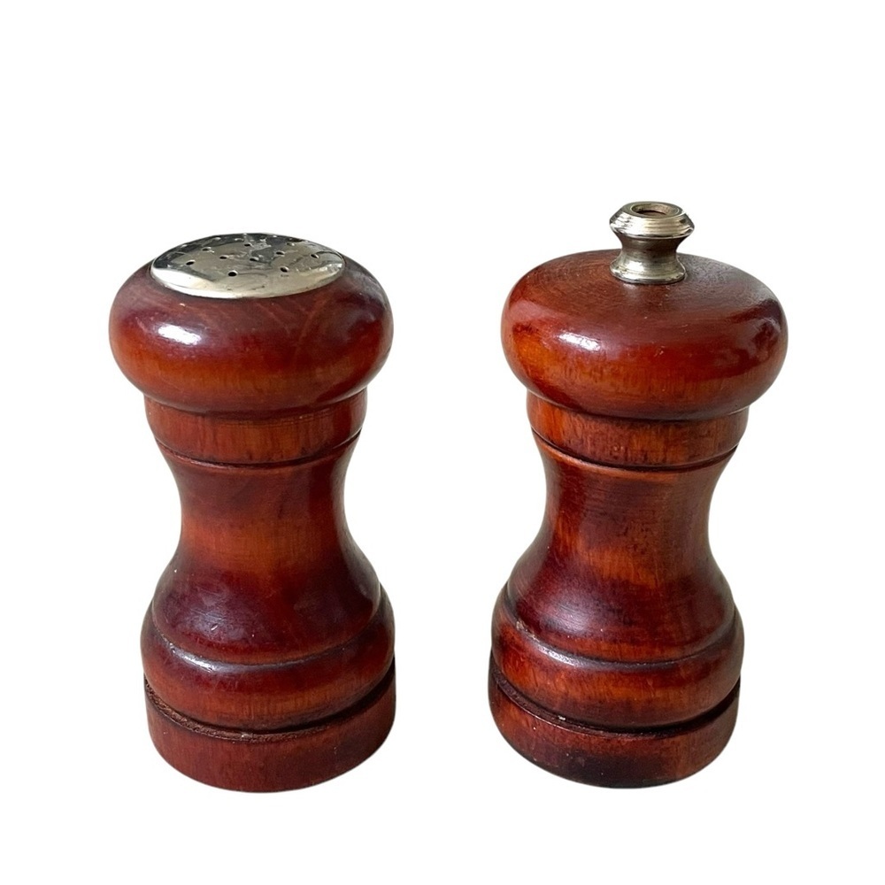 BARIBOCRAFT Canada Vintage Wooden Salt Shaker & Pepper Grinder